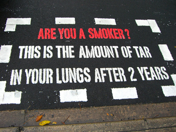 AntismokingMessage-PedestrianCrossing-Singapore-20050904_a